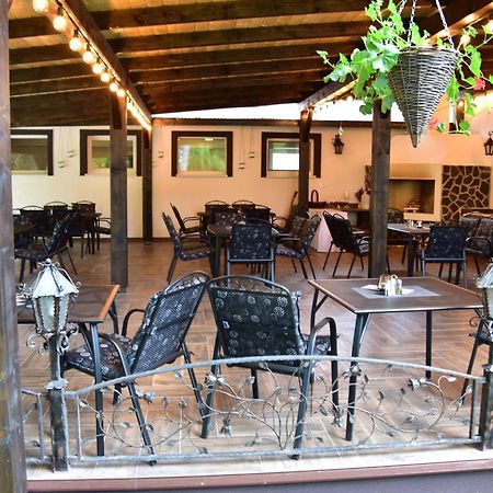 Svatojansky Kastiel Hotel Liptovsky Jan Ngoại thất bức ảnh