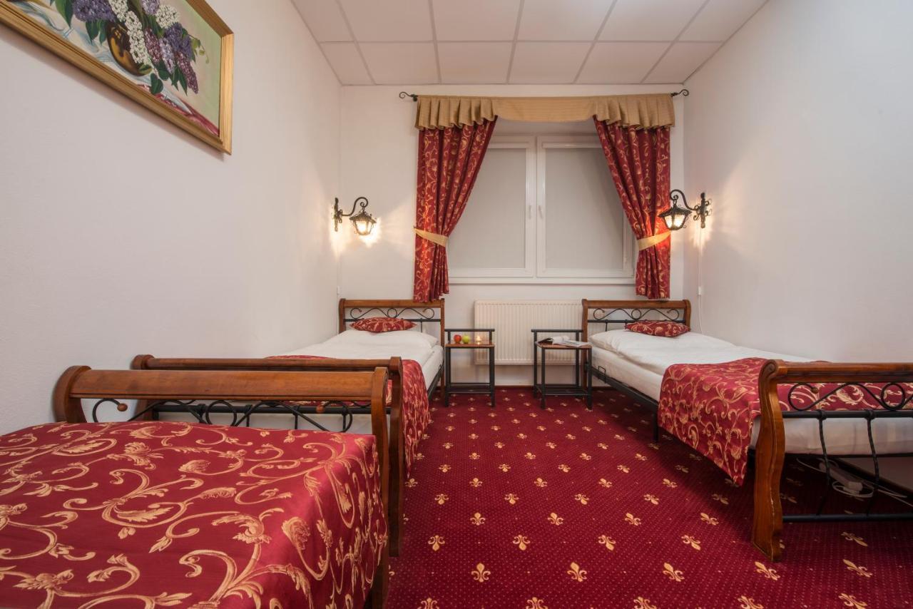 Svatojansky Kastiel Hotel Liptovsky Jan Ngoại thất bức ảnh