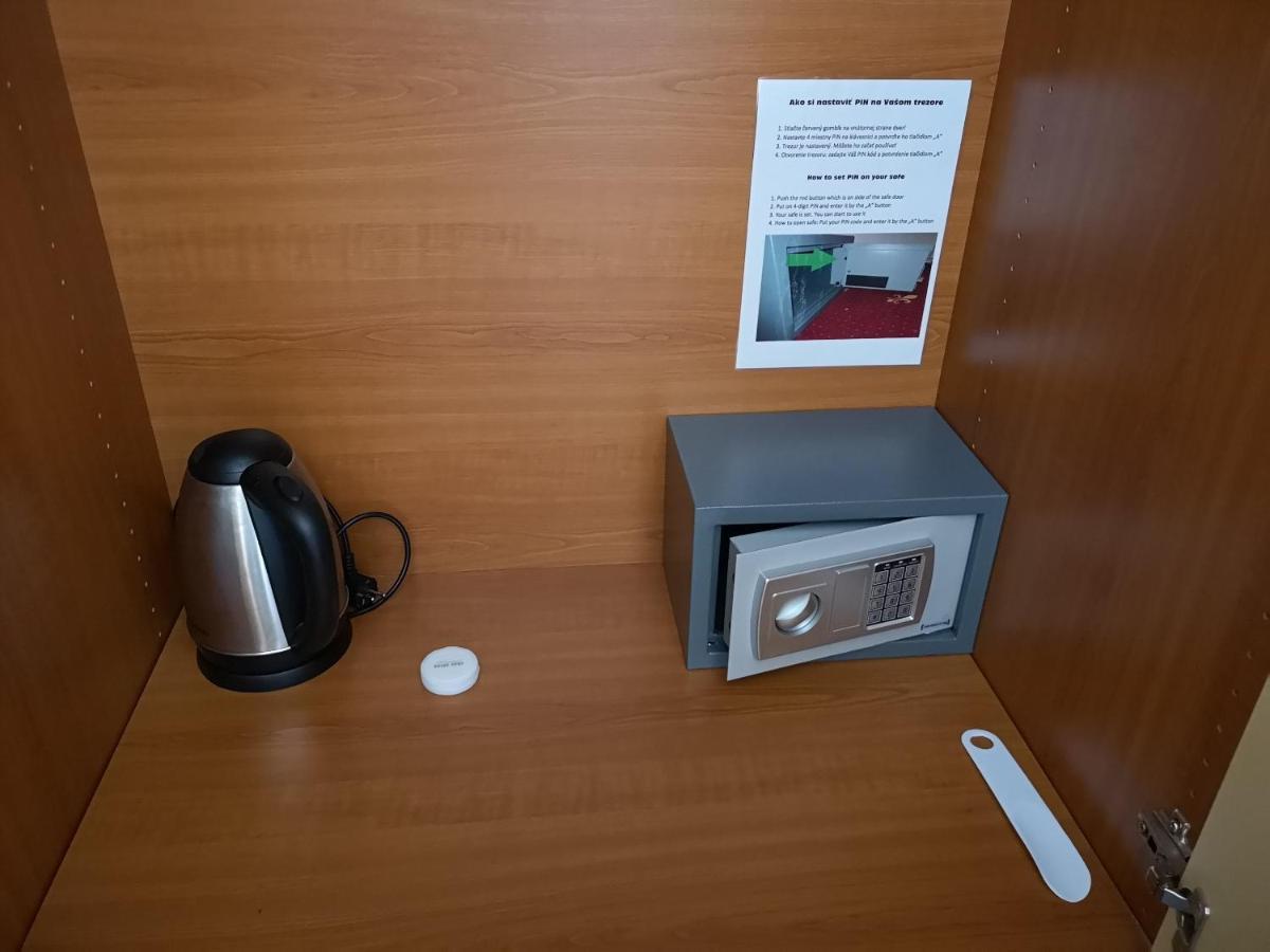 Svatojansky Kastiel Hotel Liptovsky Jan Ngoại thất bức ảnh