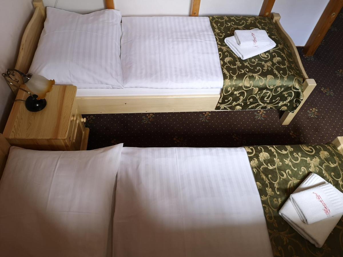 Svatojansky Kastiel Hotel Liptovsky Jan Ngoại thất bức ảnh