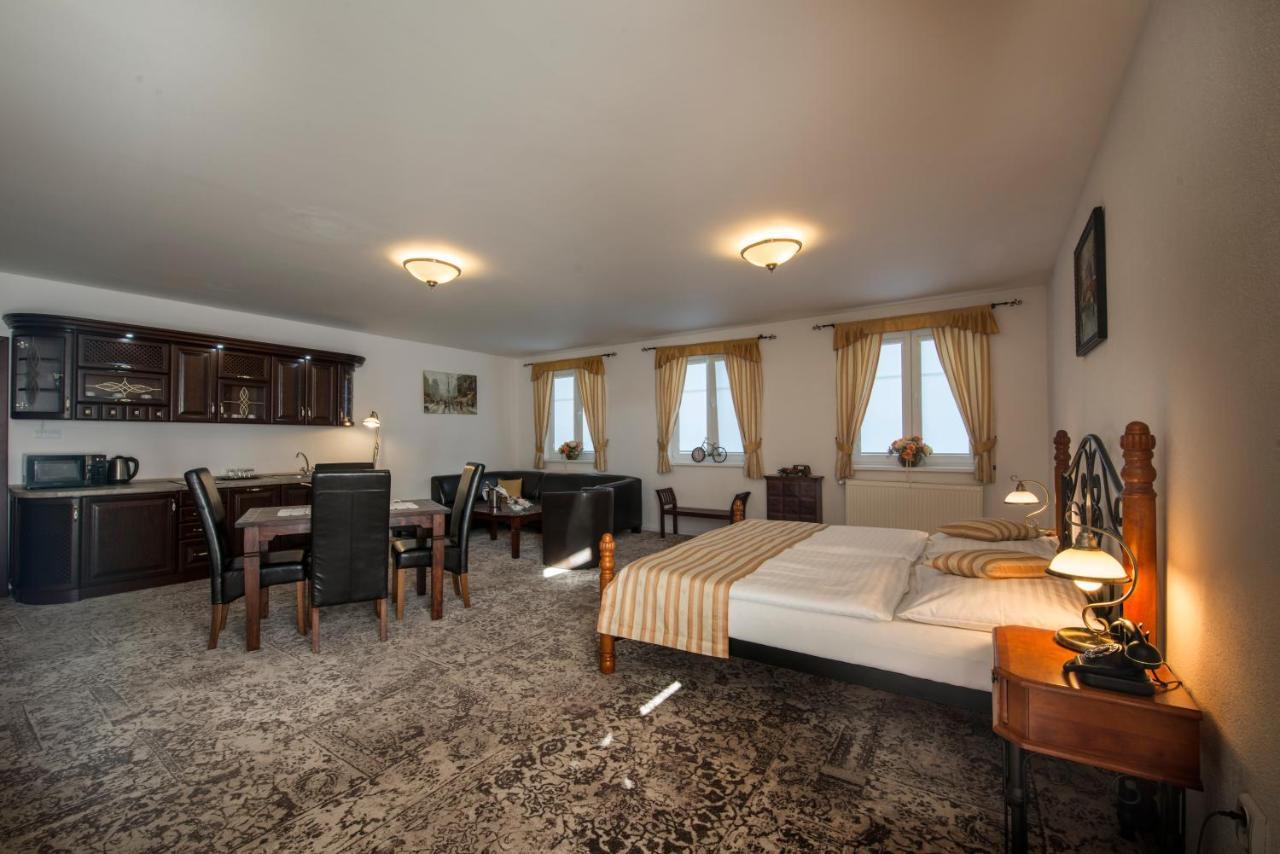 Svatojansky Kastiel Hotel Liptovsky Jan Ngoại thất bức ảnh