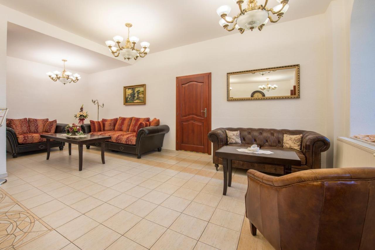 Svatojansky Kastiel Hotel Liptovsky Jan Ngoại thất bức ảnh