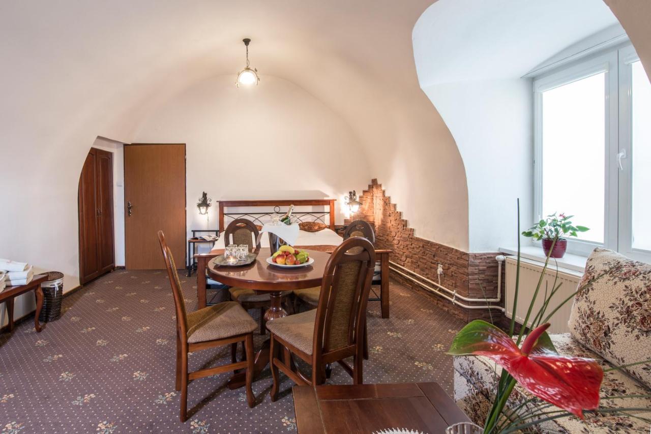Svatojansky Kastiel Hotel Liptovsky Jan Ngoại thất bức ảnh