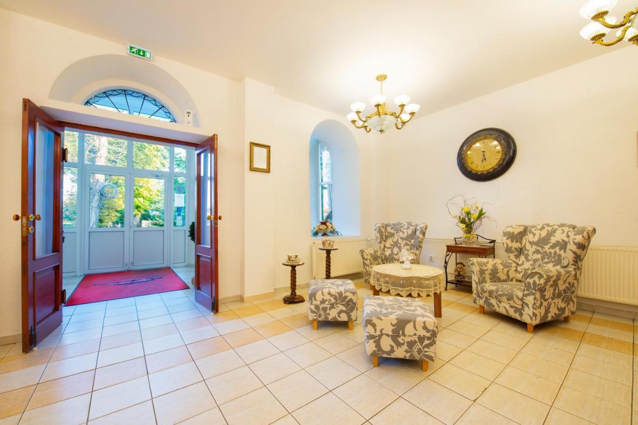 Svatojansky Kastiel Hotel Liptovsky Jan Ngoại thất bức ảnh