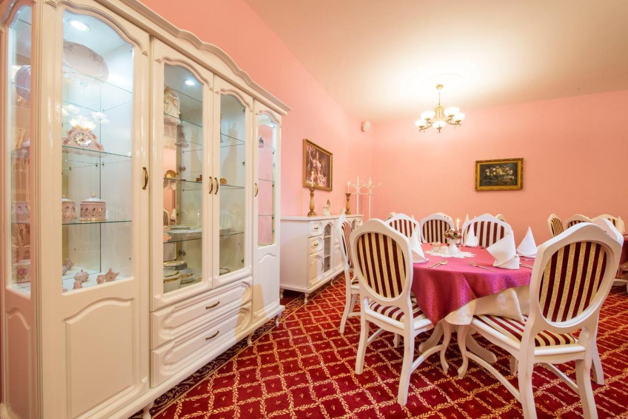 Svatojansky Kastiel Hotel Liptovsky Jan Ngoại thất bức ảnh