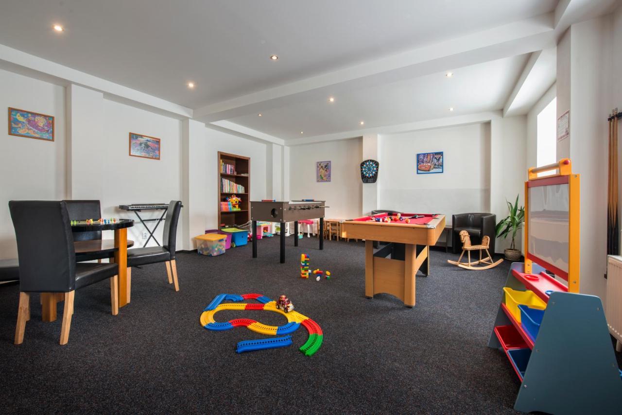 Svatojansky Kastiel Hotel Liptovsky Jan Ngoại thất bức ảnh
